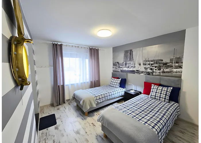 Aquarius - Marina דירה